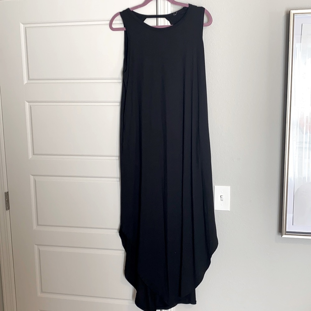 Black maxi dress with pockets!
